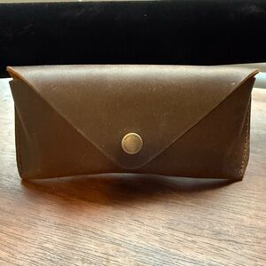 NWOT Portland Leather Brown Sunglasses Case